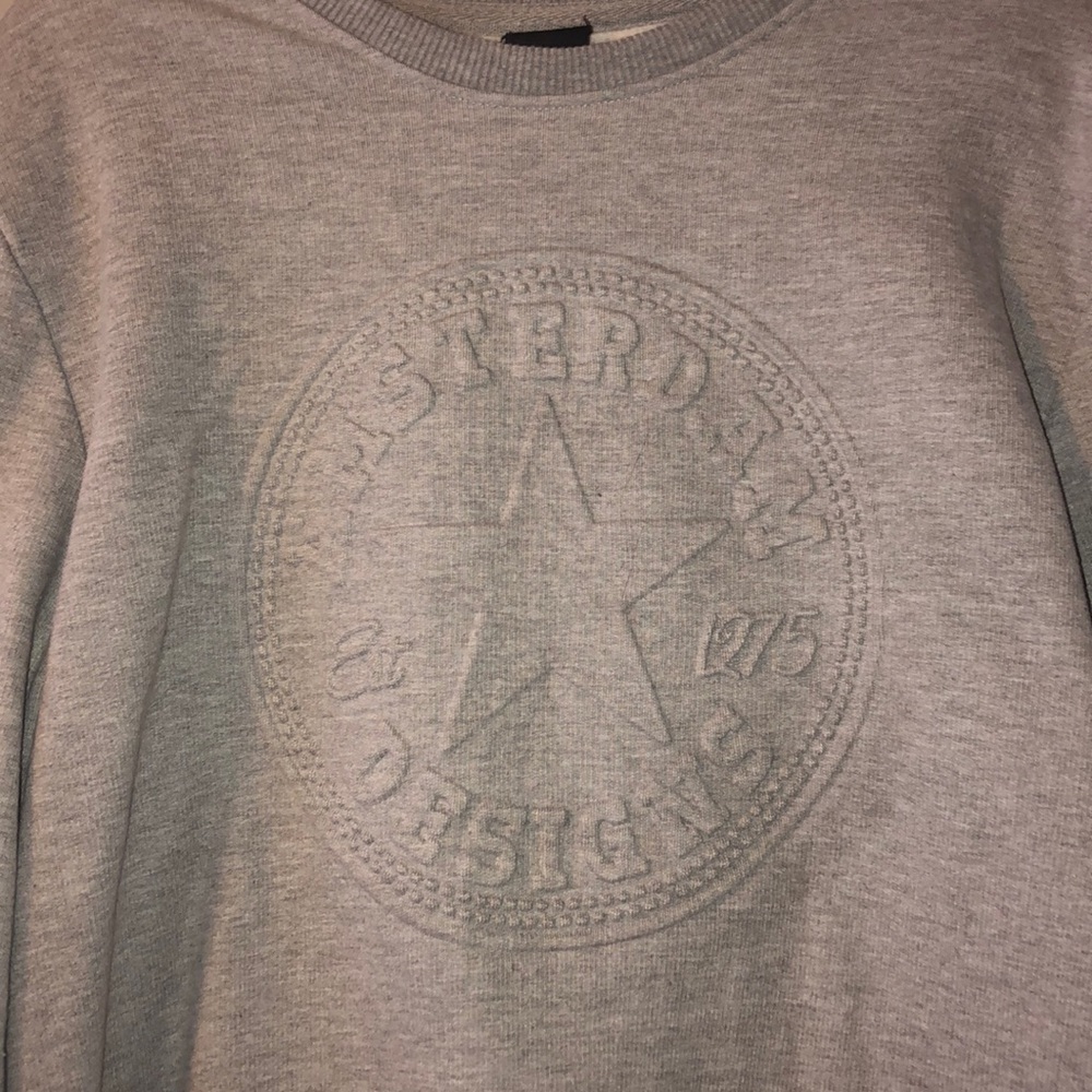 sweatshirt - Picture 2 of 2